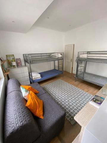 Getwet Surfcamp Bed & Breakfast กอสตา ดา กาปาริกา ภายนอก รูปภาพ