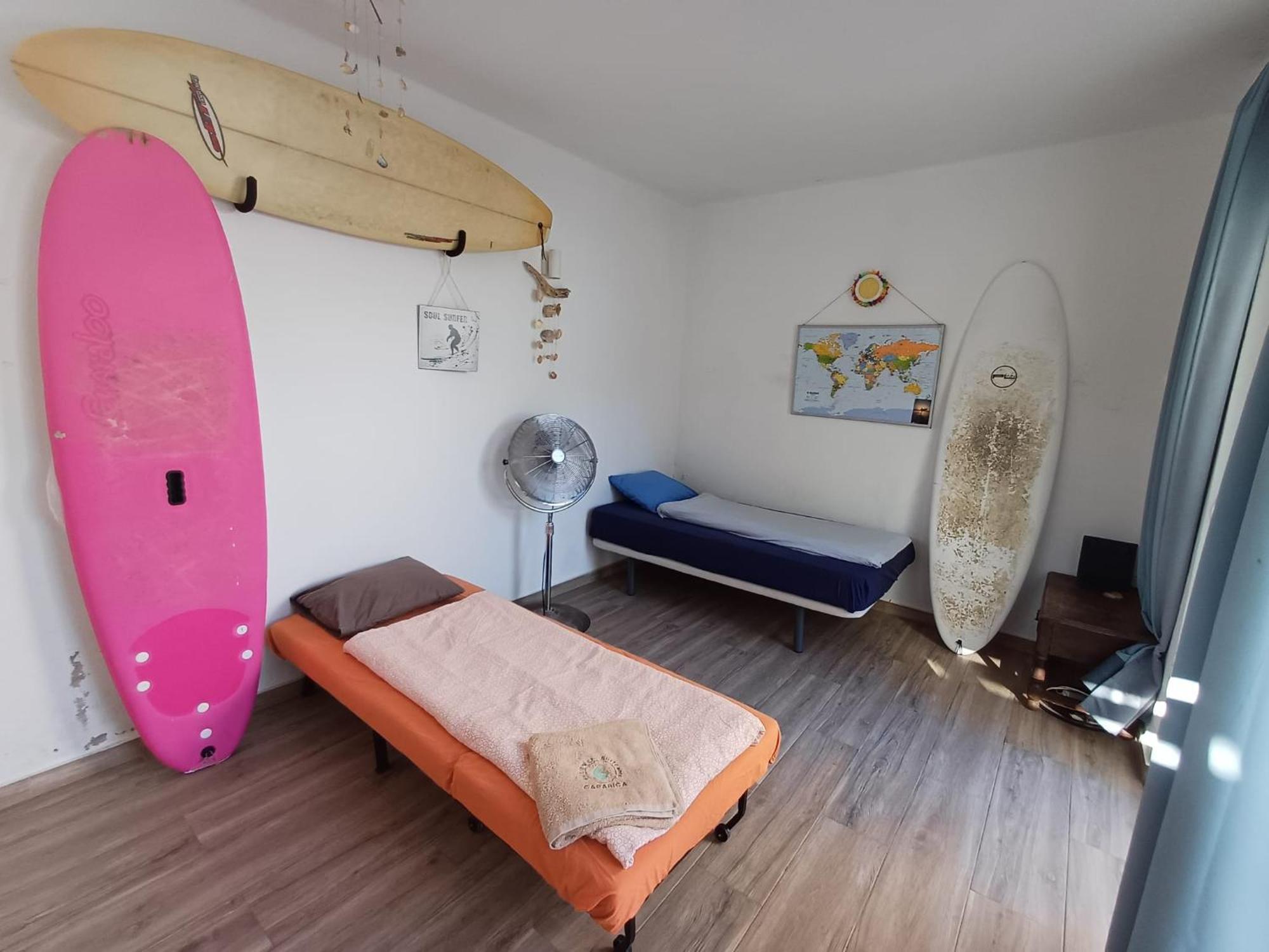 Getwet Surfcamp Bed & Breakfast กอสตา ดา กาปาริกา ภายนอก รูปภาพ
